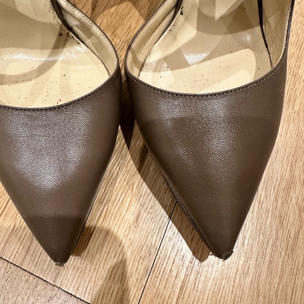 Jimmy Choo pumps gently used size 40.5 - Picture 4 of 7